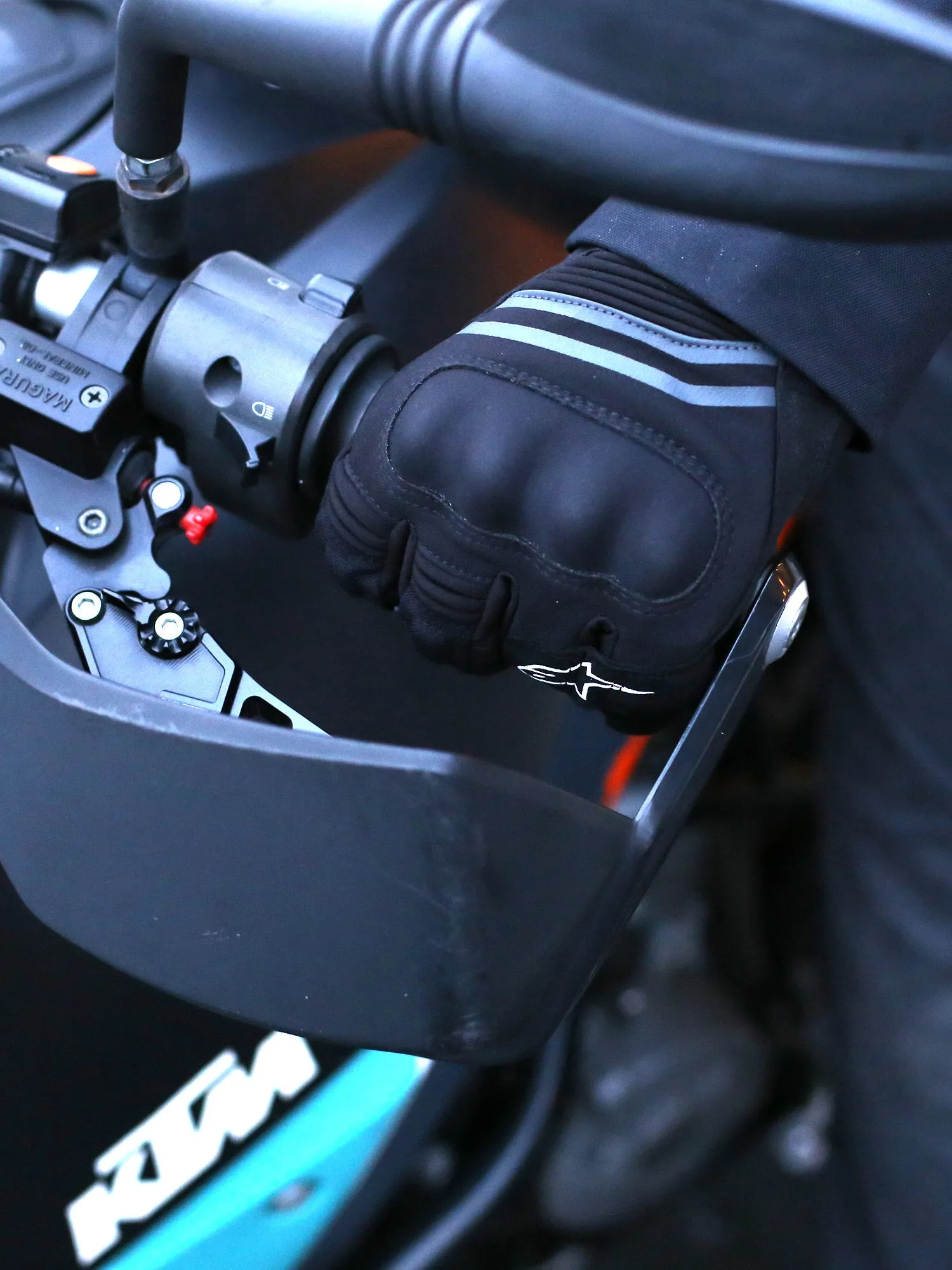 Alpinestars Equinox Outdry Gloves