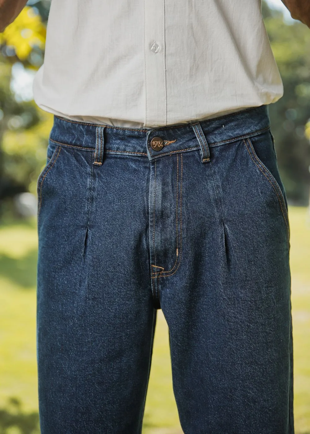 Classic White Shacket & Blue Urban Pleat Jeans Look