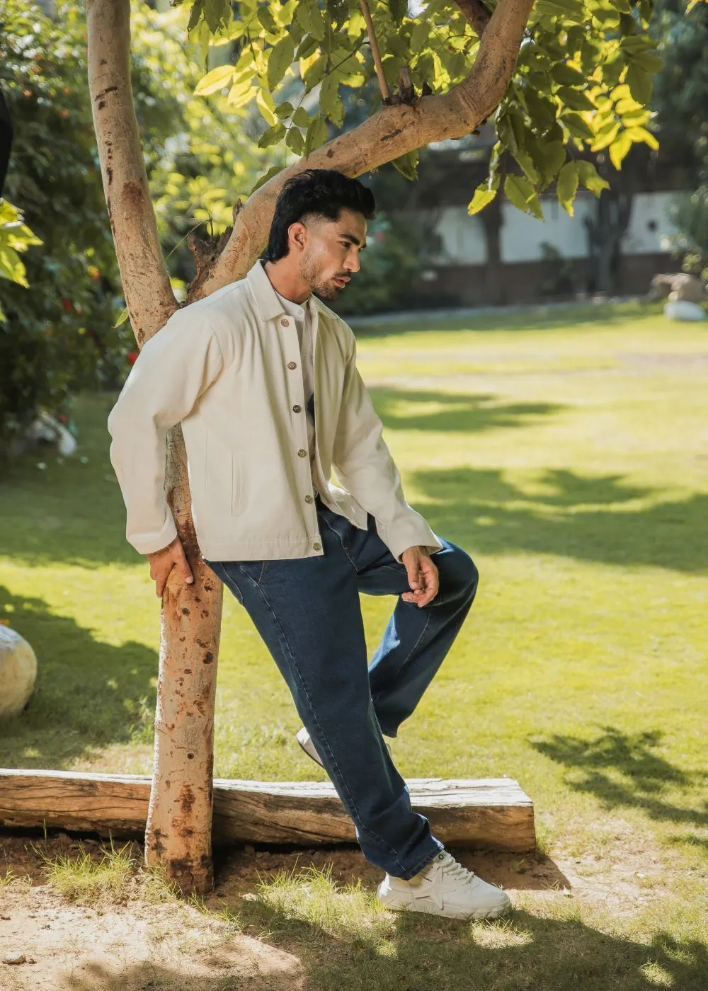 Classic White Shacket & Blue Urban Pleat Jeans Look