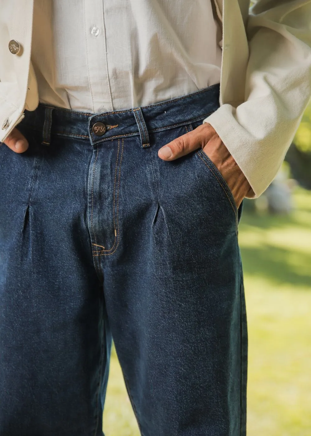 Classic White Shacket & Blue Urban Pleat Jeans Look