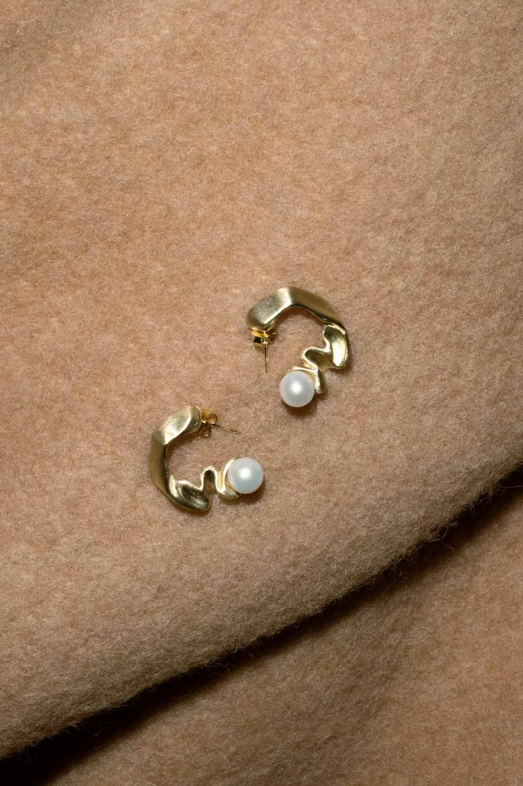 Crumple II - Pearl and Gold Vermeil Earrings