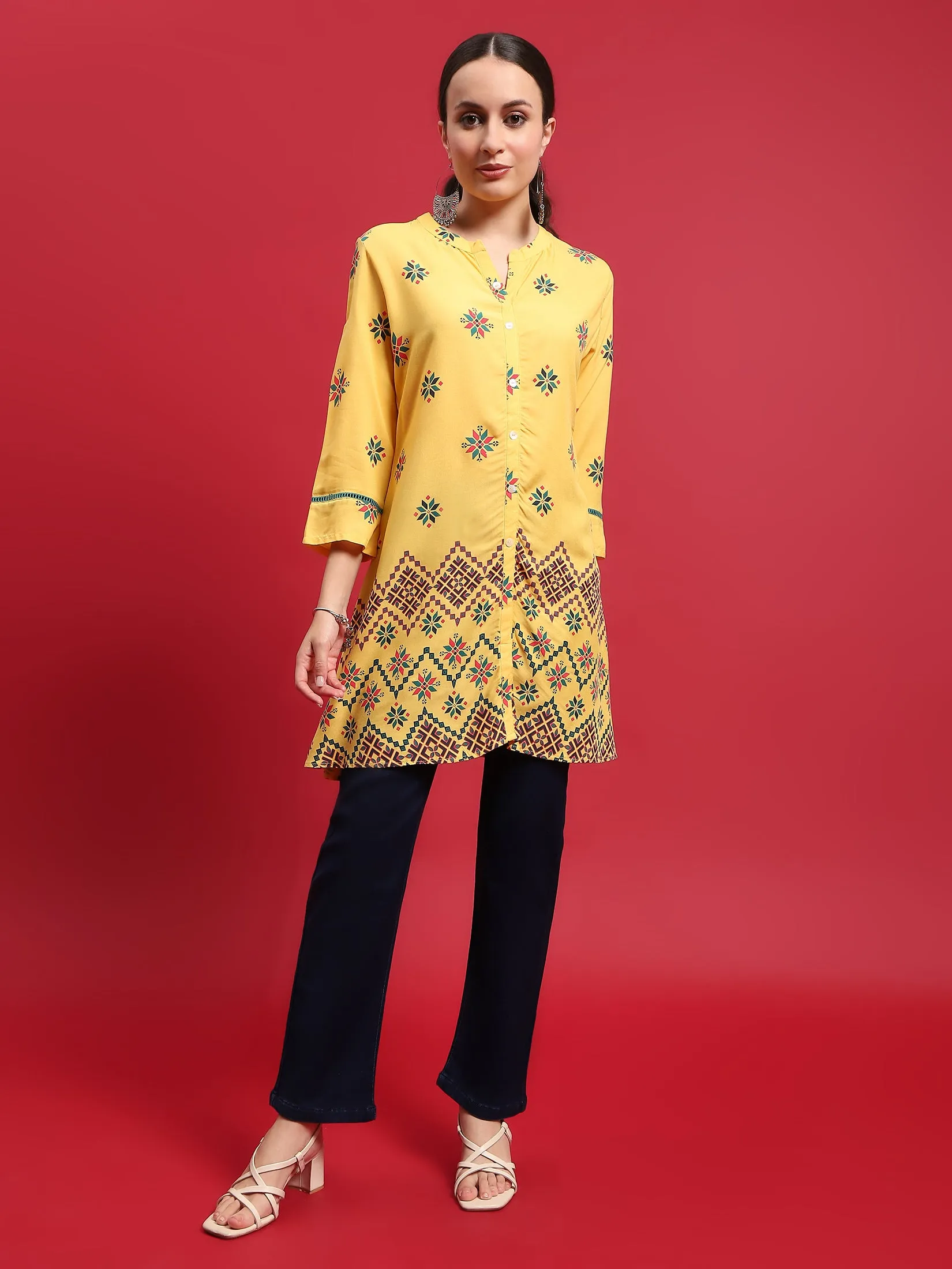 Indiessence Women Liva (Rayon) Yellow Geometric Print Tunic