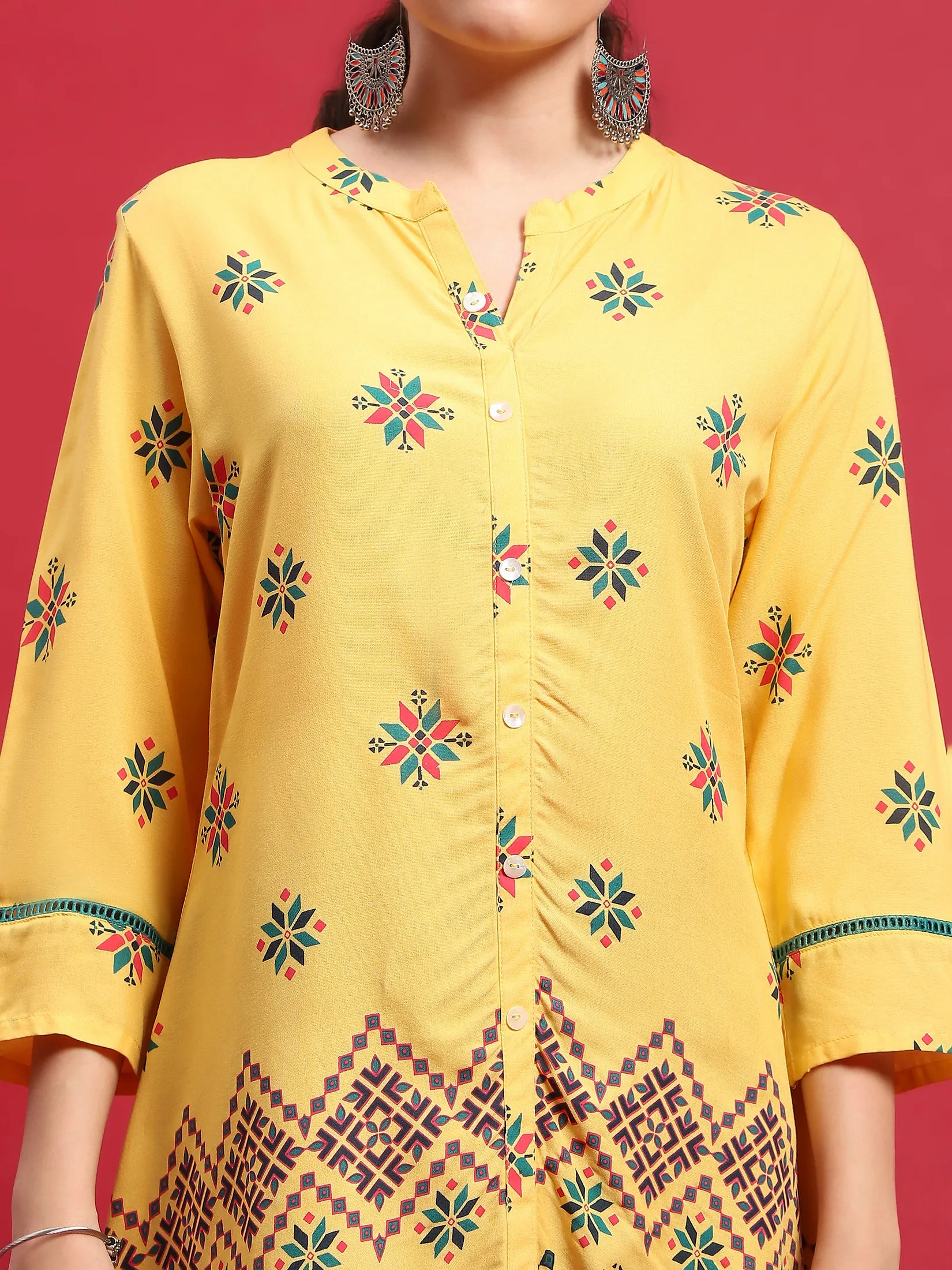 Indiessence Women Liva (Rayon) Yellow Geometric Print Tunic