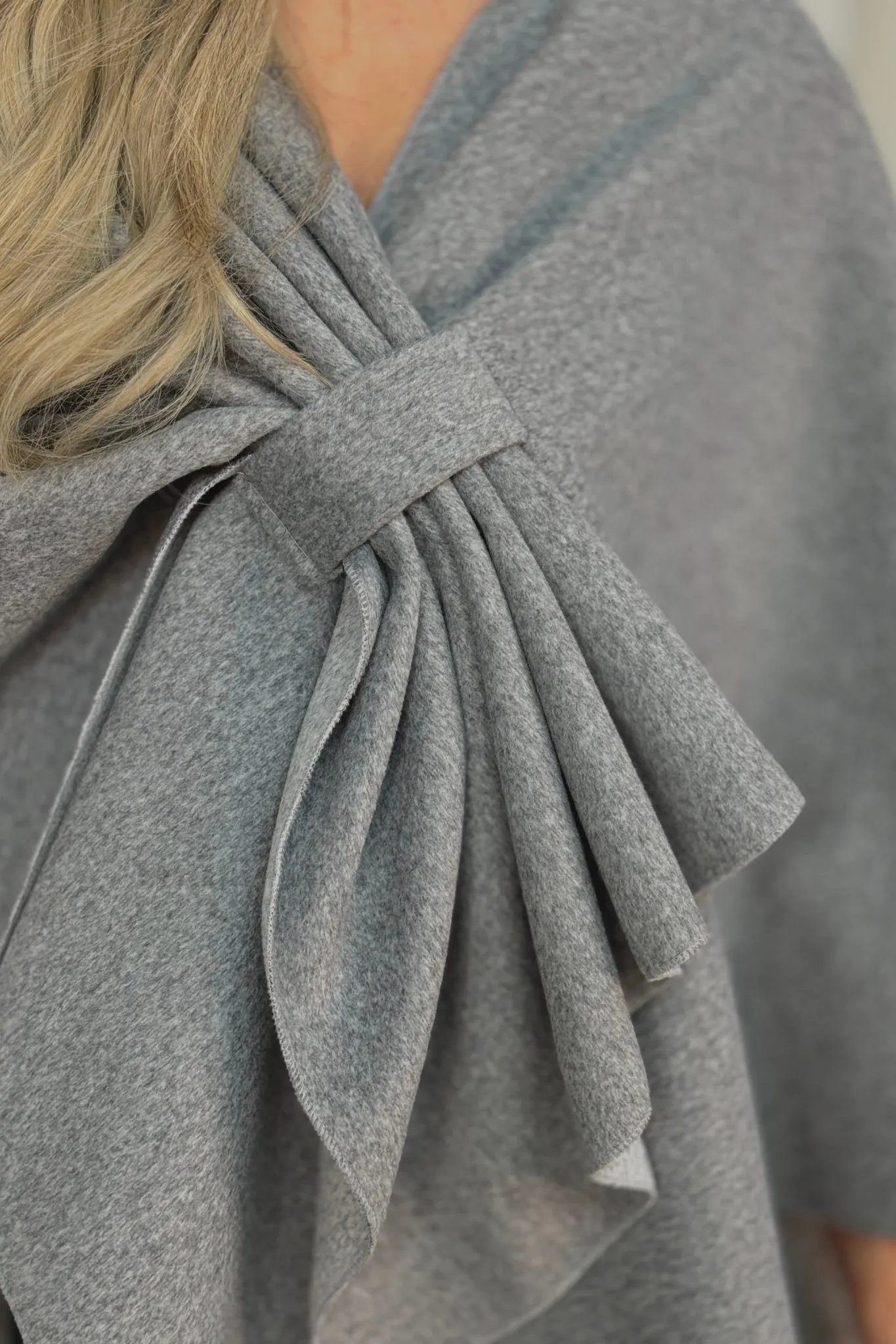 Jayme Bow Style Cape In Grey