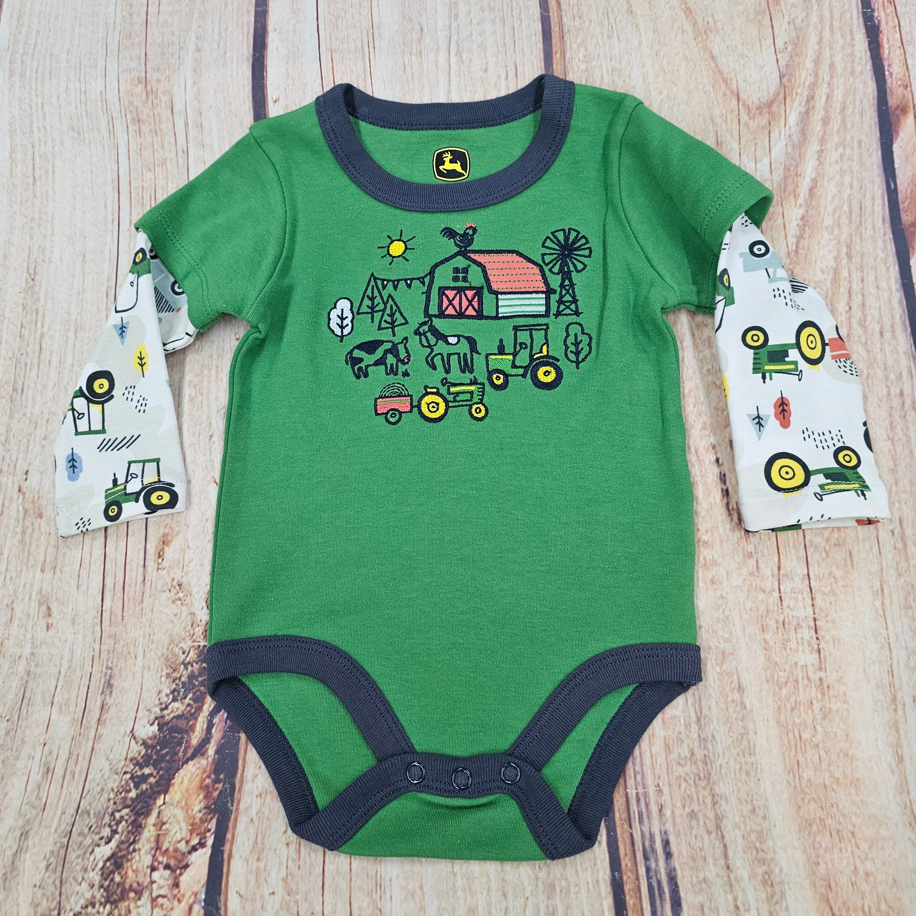 JOHN DEERE BARNYARD BODYSUIT GREEN FARMTIME PRINT J4B538GN