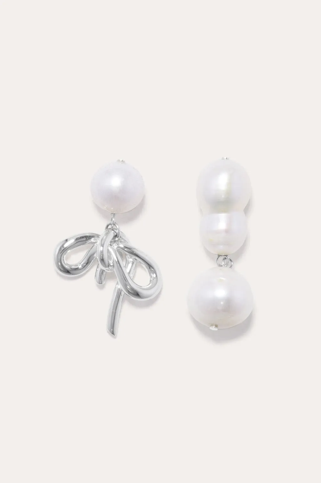 P192 - Pearl and Recycled Silver Earrings